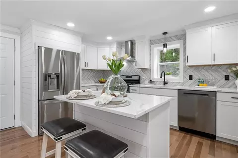 29 Zenon St, Burrillville, RI 02839 photo 2