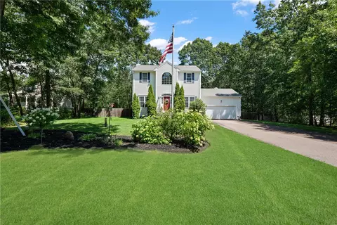4 Beechwood Holw, Hopkinton, RI 02804