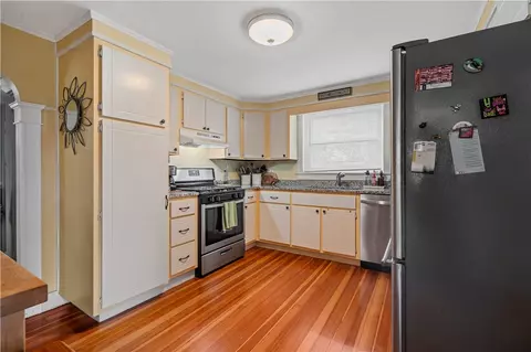 2 Brook St, Smithfield, RI 02917 photo 8