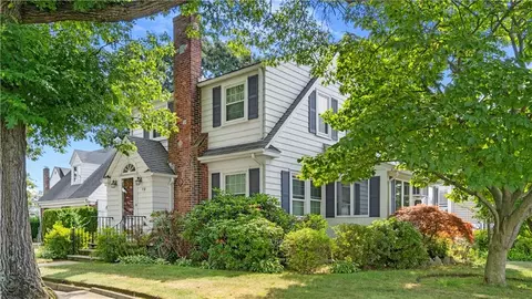 118 Crothers Ave, Cranston, RI 02910