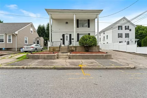 11 W Lawn Ave, Pawtucket, RI 02860
