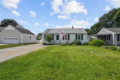202 Maplecrest Dr, Pawtucket, RI 02861 photo 32