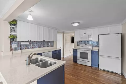 202 Maplecrest Dr, Pawtucket, RI 02861 photo 7