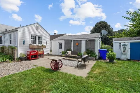 202 Maplecrest Dr, Pawtucket, RI 02861 photo 28