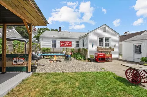 202 Maplecrest Dr, Pawtucket, RI 02861 photo 24