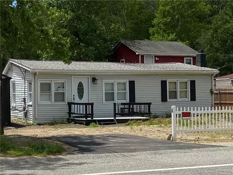 1660 Putnam Pike, Glocester, RI 02814