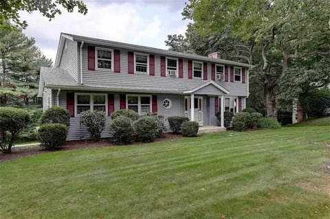 18 Mitris Blvd, Lincoln, RI 02865