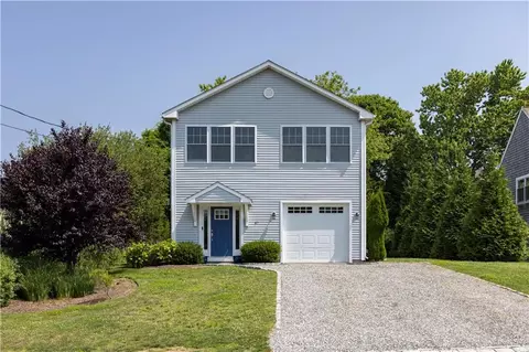 67 Sarasota Ave, Narragansett, RI 02882