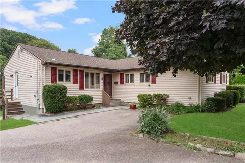 18 Fusaro Ave, Westerly, RI 02891