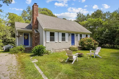 472 Stone Church Rd, Tiverton, RI 02878