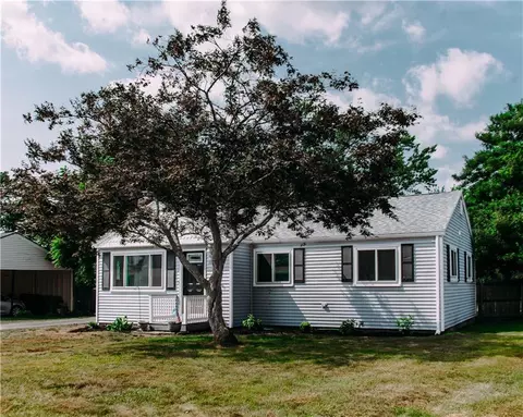 105 Blanchard Ave, Warwick, RI 02888