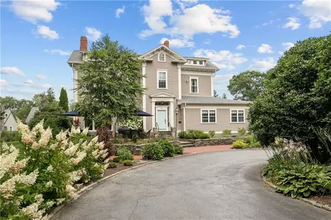 129 Rumstick Rd, Barrington, RI 02806