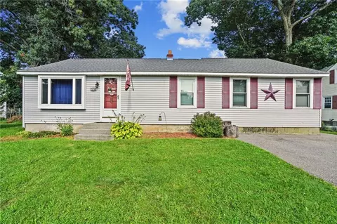 10 Narragansett Rd, Cumberland, RI 02864