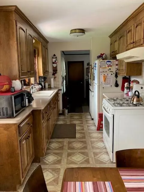 184 Bayberry Rd, Woonsocket, RI 02895 photo 2