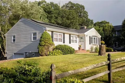 241 Curran Rd, Cumberland, RI 02864