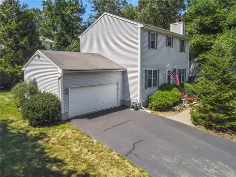 25 Ridgewood Ln, South Kingstown, RI 02879