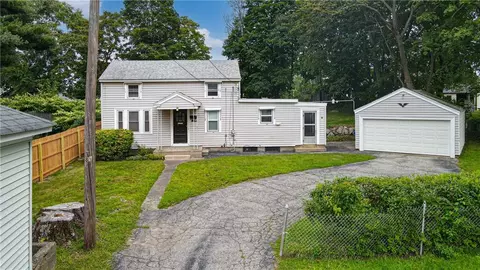 8 Laramee St, West Warwick, RI 02893