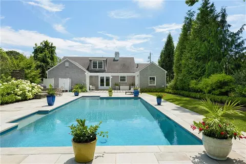 28 White Ter, Middletown, RI 02842