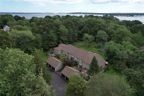 251 Seabreeze Drive Dr, North Kingstown, RI 02852