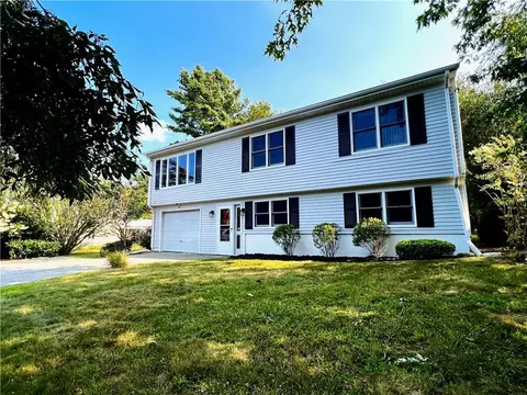 61 Hamilton Ave, Jamestown, RI 02835