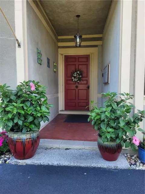 428 Gibbs Ave #6, Newport, RI 02840