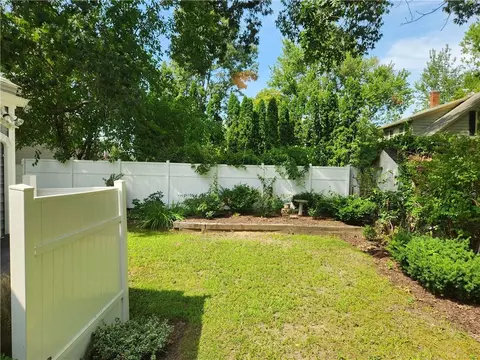 93 Pine Crest Dr, East Providence, RI 02915 photo 5