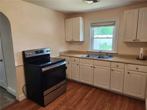 93 Pine Crest Dr, East Providence, RI 02915 photo 14