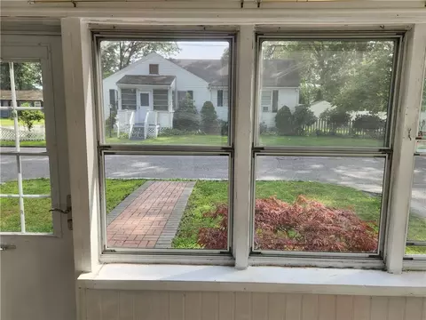 93 Pine Crest Dr, East Providence, RI 02915 photo 27