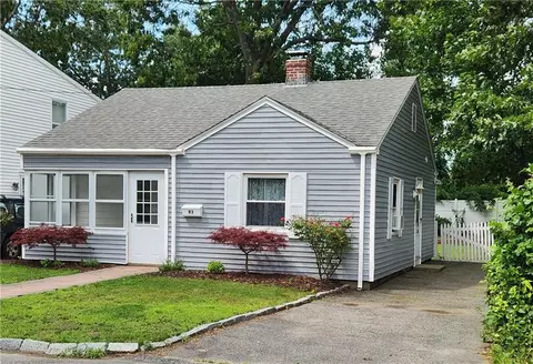 93 Pine Crest Dr, East Providence, RI 02915 photo 2