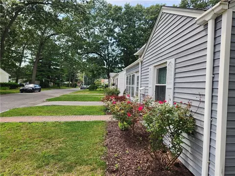 93 Pine Crest Dr, East Providence, RI 02915 photo 3