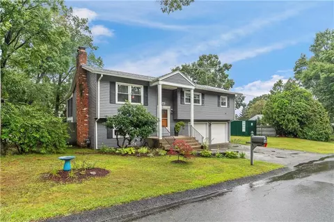 40 Alton Ave, Cumberland, RI 02864