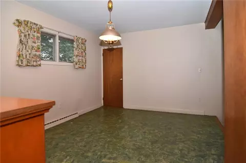 358 Main Rd, Tiverton, RI 02878 photo 8