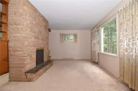 358 Main Rd, Tiverton, RI 02878 photo 6