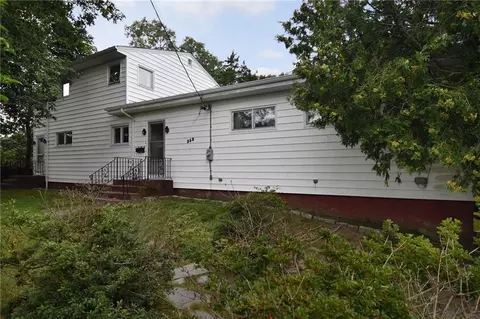 358 Main Rd, Tiverton, RI 02878 photo 2