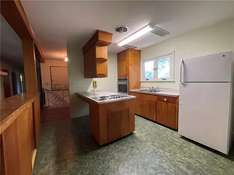 358 Main Rd, Tiverton, RI 02878 photo 11