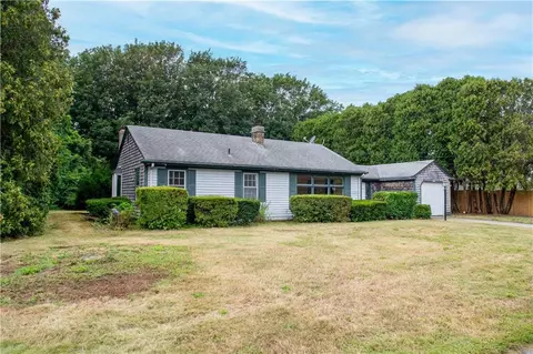 15 Linda Ter, Portsmouth, RI 02871