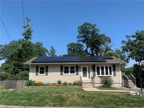 33 Park St, North Providence, RI 02904