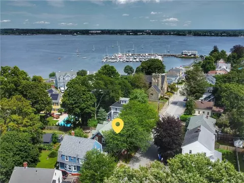 157 Ocean Ave, Cranston, RI 02905