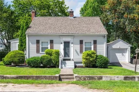 17 Mccann St, North Smithfield, RI 02896