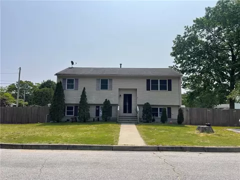 56 Arden Ct, Warwick, RI 02889