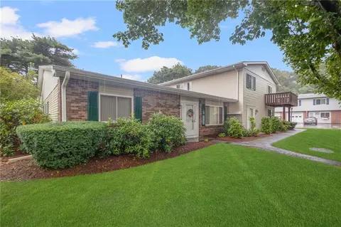 531 Quisset Ct, Warwick, RI 02886