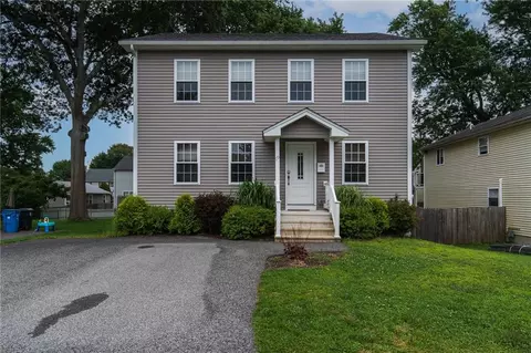 19 Minerva Ave, Cumberland, RI 02864
