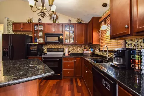 340 Asylum Rd, Warwick, RI 02886 photo 10