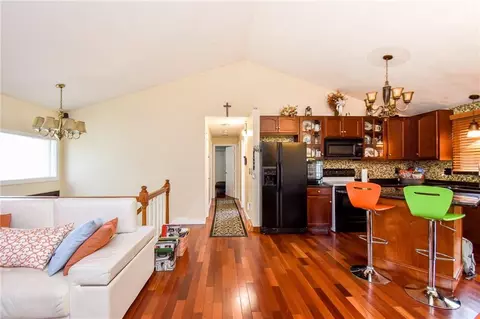 340 Asylum Rd, Warwick, RI 02886 photo 13