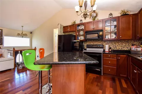 340 Asylum Rd, Warwick, RI 02886 photo 9