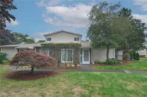 852 Halifax Dr, Warwick, RI 02886 photo 2