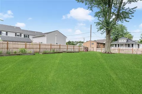 17 Daboll Ct, Warwick, RI 02889 photo 3
