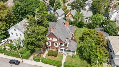 40 Cranston Ave, Newport, RI 02840