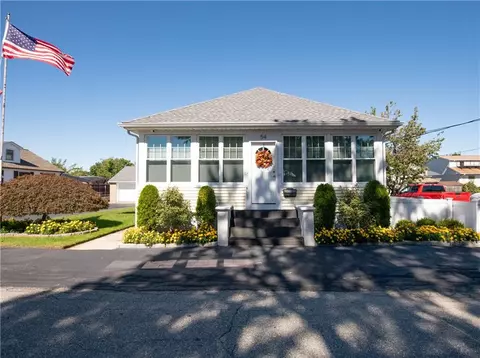 54 Charlotte St, North Providence, RI 02904