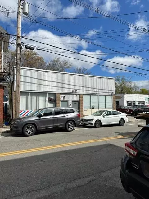 1343 Plainfield St, Johnston, RI 02919